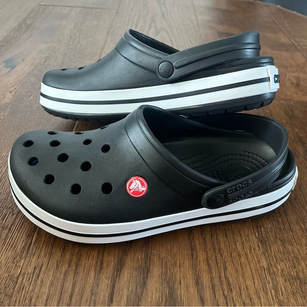 Crocs Crocband Clog Black/White Unisex Men’s 6 Women’s 8 Sandals Slip On EUC